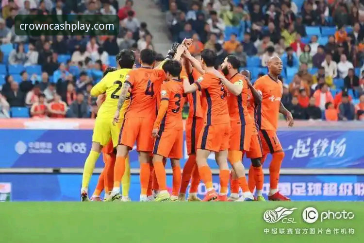 青岛海牛3-1力克上海海港：皇冠现金官网v3.0.1用户视角下的战术与体验深度分析